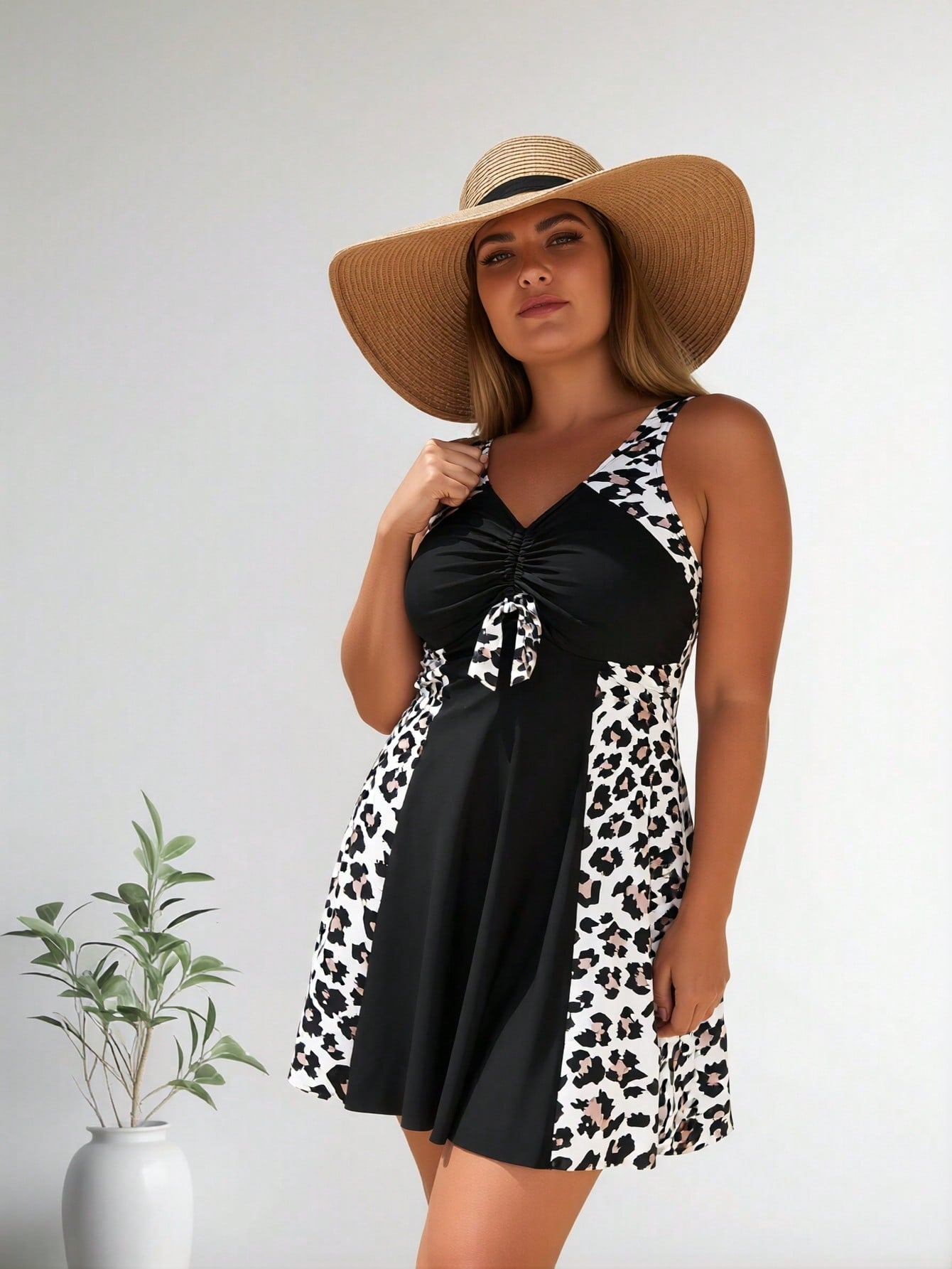 2026 New Plus Size Women's Black Leopard Print Paneled Drawstring V-Neck Skirted Two-Piece Swimsuit for Vacation