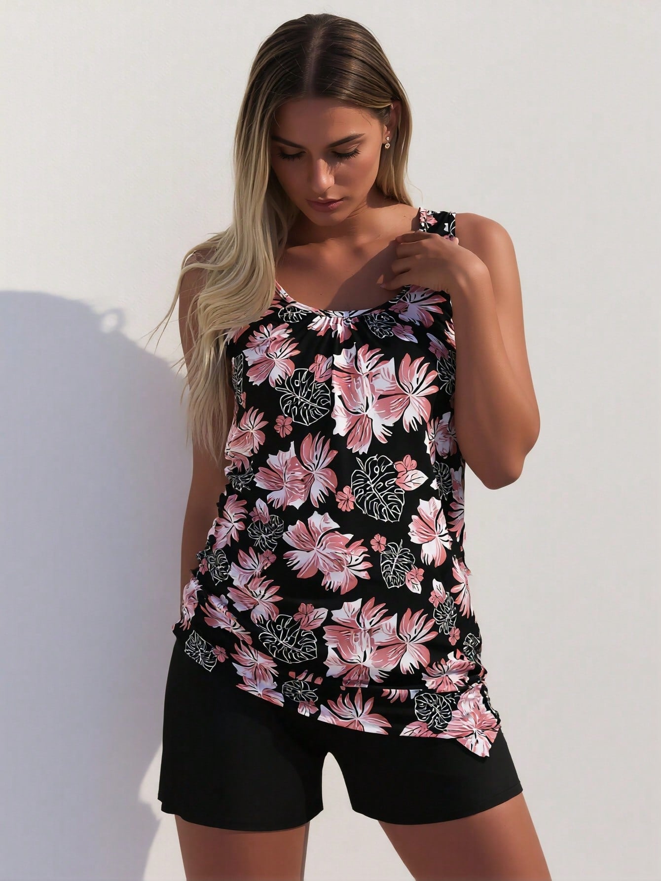 2026 New Fashion Swimsuit Women's Black Tropical Floral Print Loose Tankini + Black Boyshort Set for Beach Vacation, Modest & Slim Fit