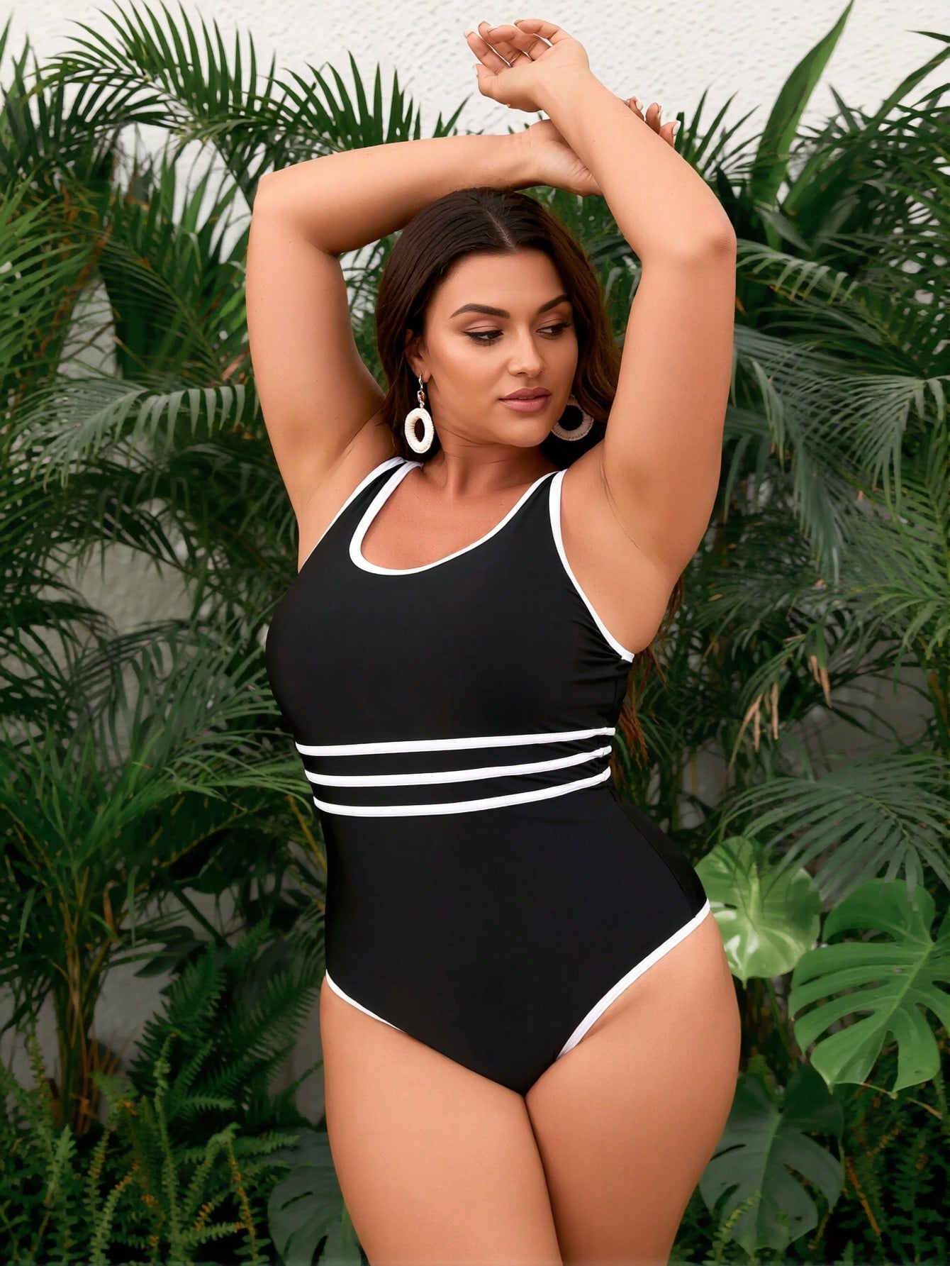 2026 New Plus Size Minimalist Black & White One-Piece Swimsuit, Round Neck Strap, European Style Casual Beach Swimwear